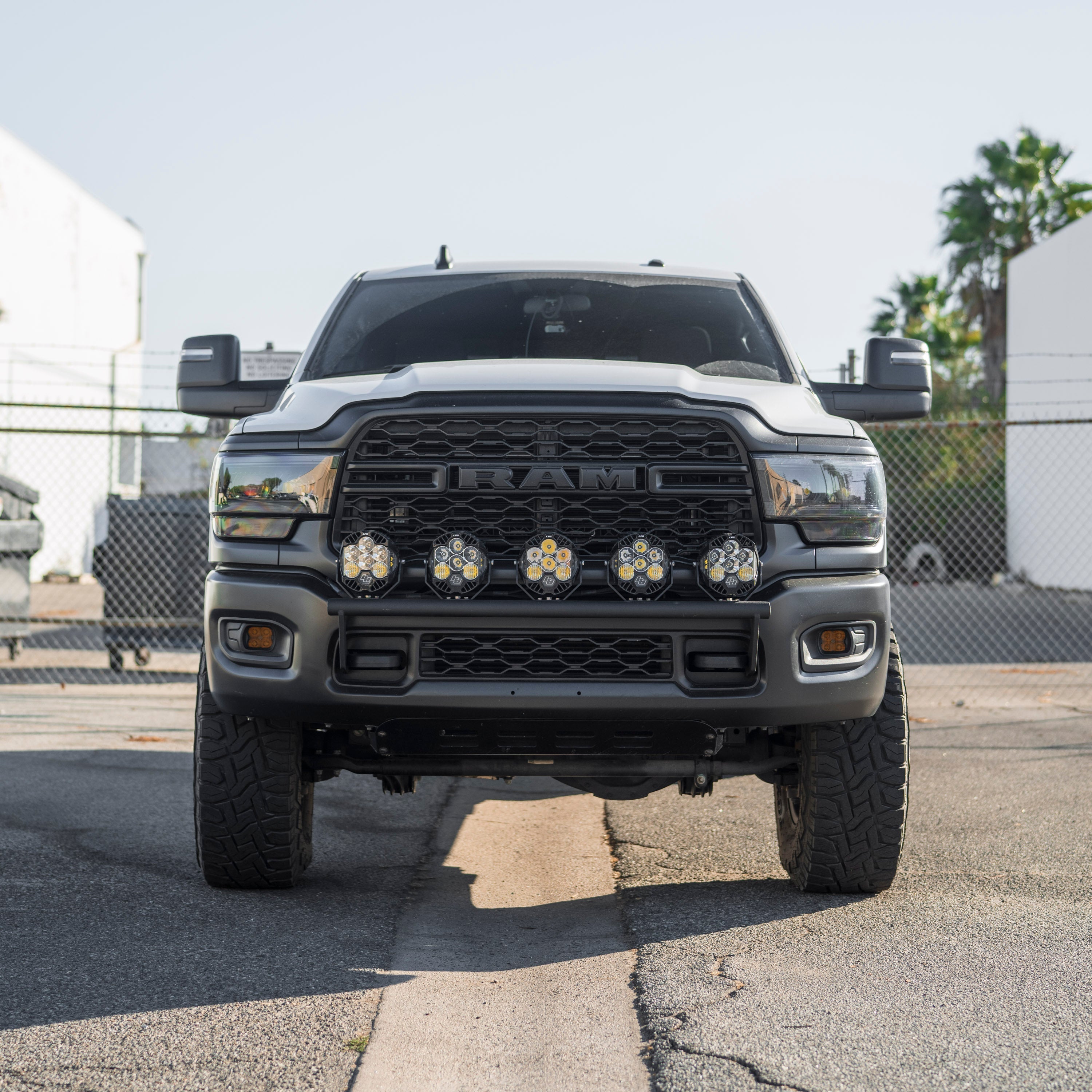 2019-2025 Ram 2500/3500 Nerf Style Light Bar Mount