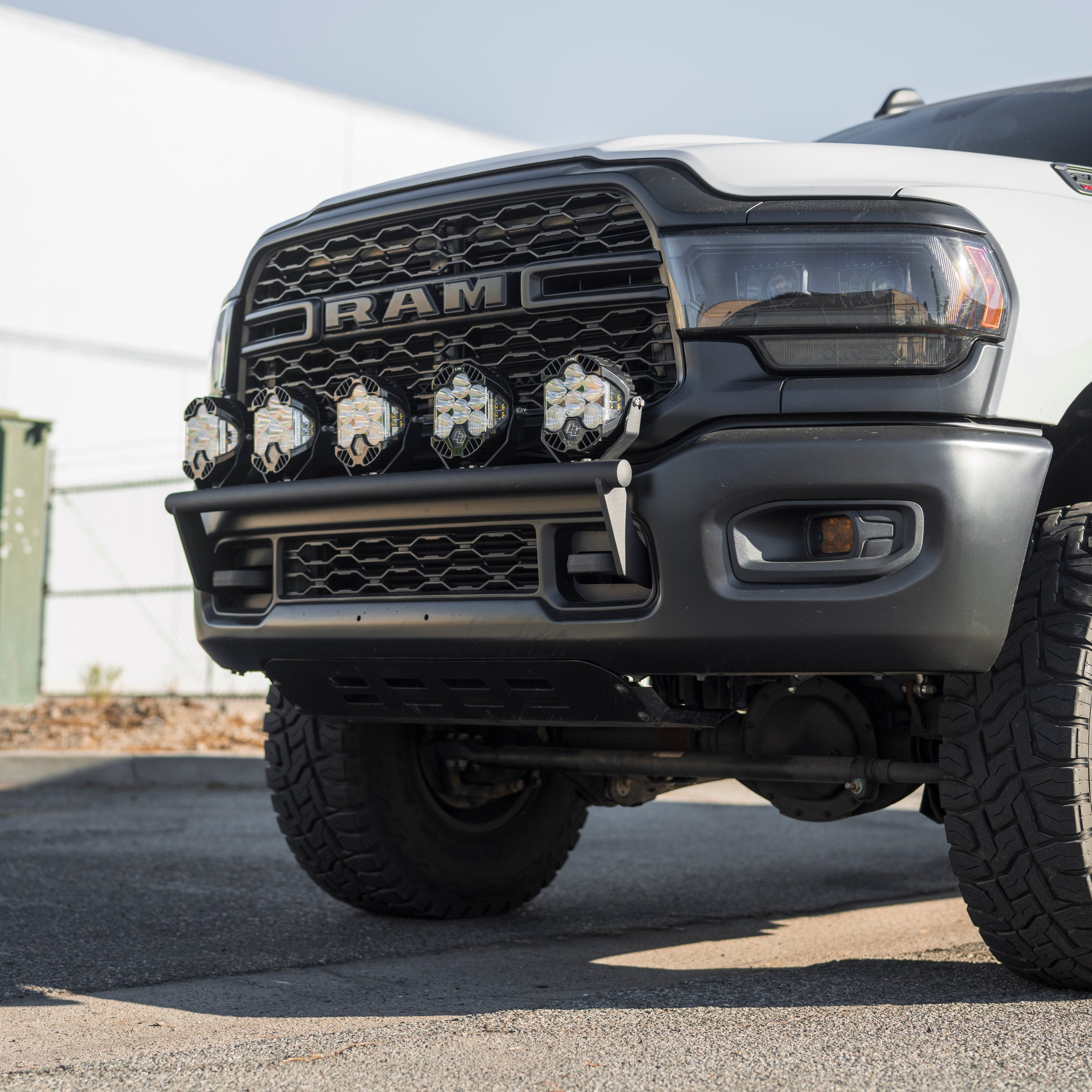 2019-2025 Ram 2500/3500 Nerf Style Light Bar Mount
