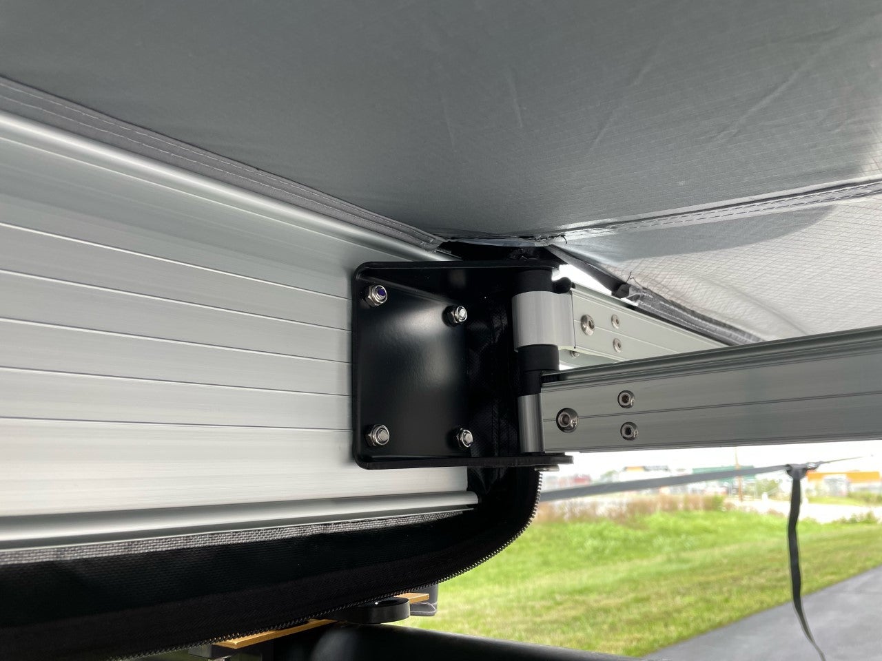 Body Armor 4x4 SKY RIDGE AWNING
