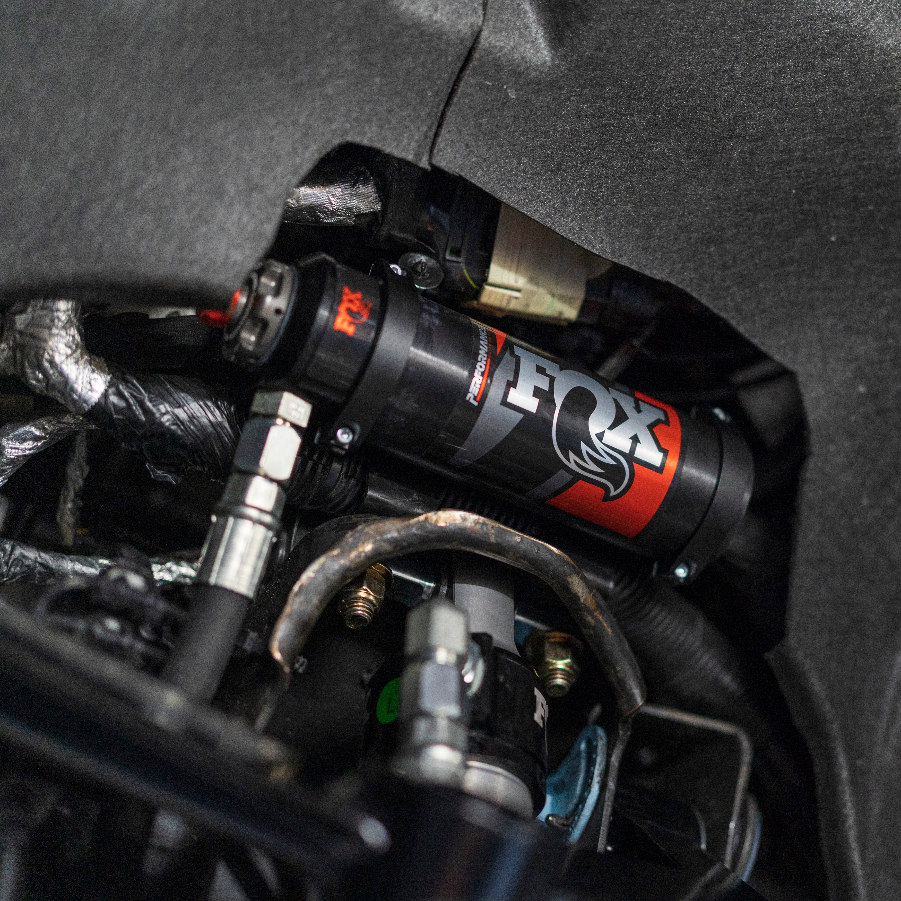 2020+ GMC/Chevy Cognito 3-Inch Elite Leveling Kit With Fox 2.5 DSC Elite Reservoir Shocks