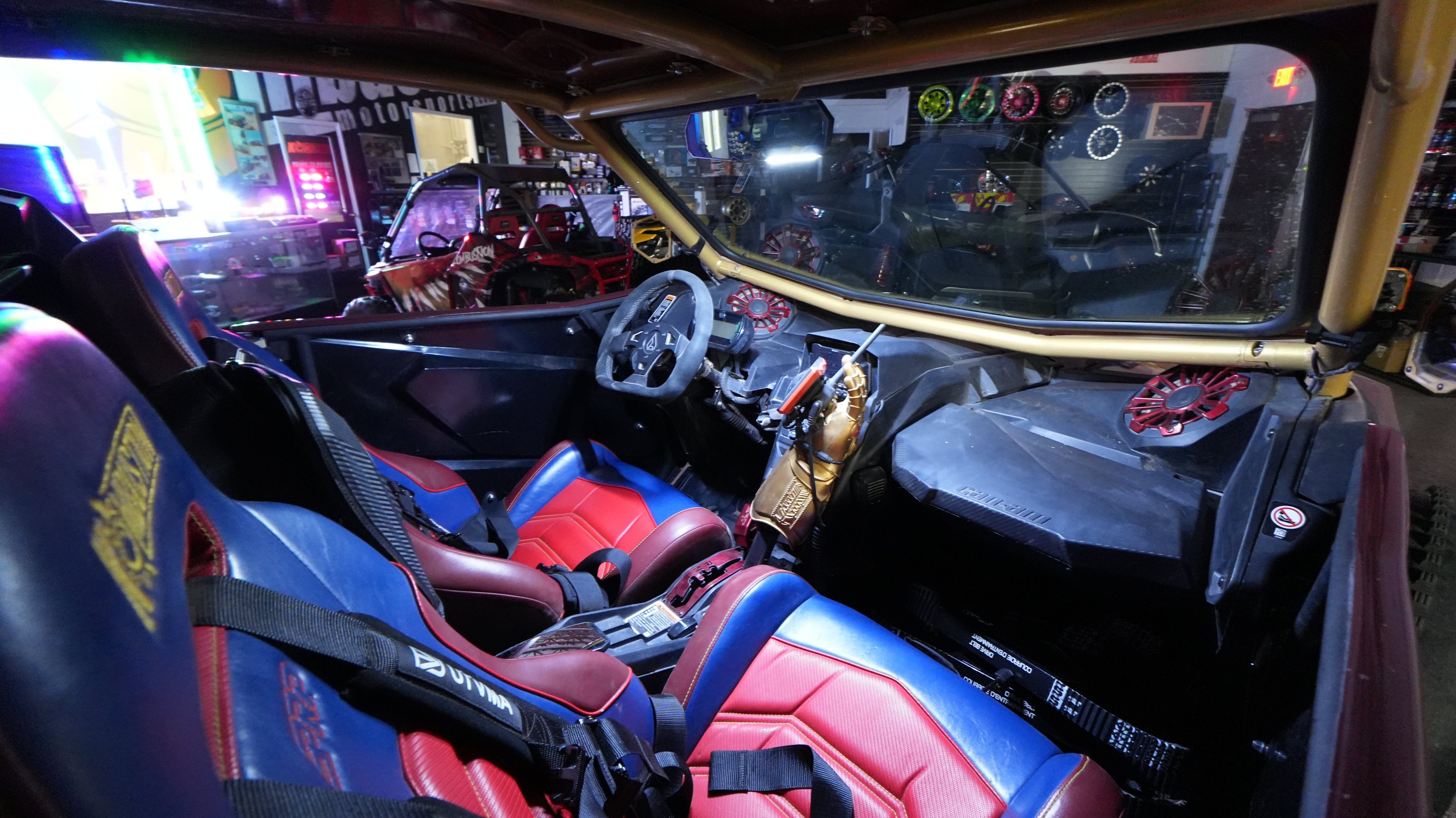 UTV Universal dome light rearview mirror (Fits: RZR, X3, Rangers)