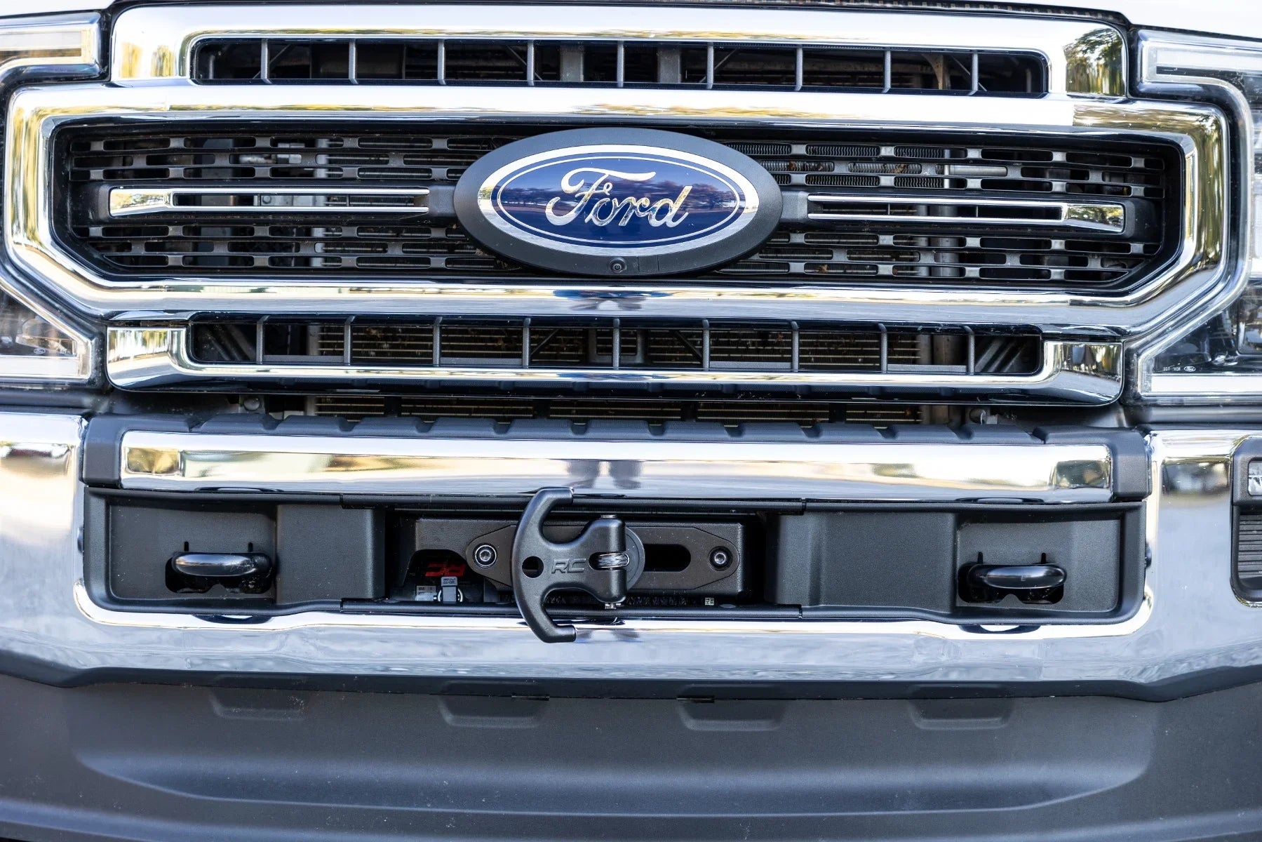 2020-2022 Ford F-250/F-350 Super Duty Rough Country Hidden Winch Mount
