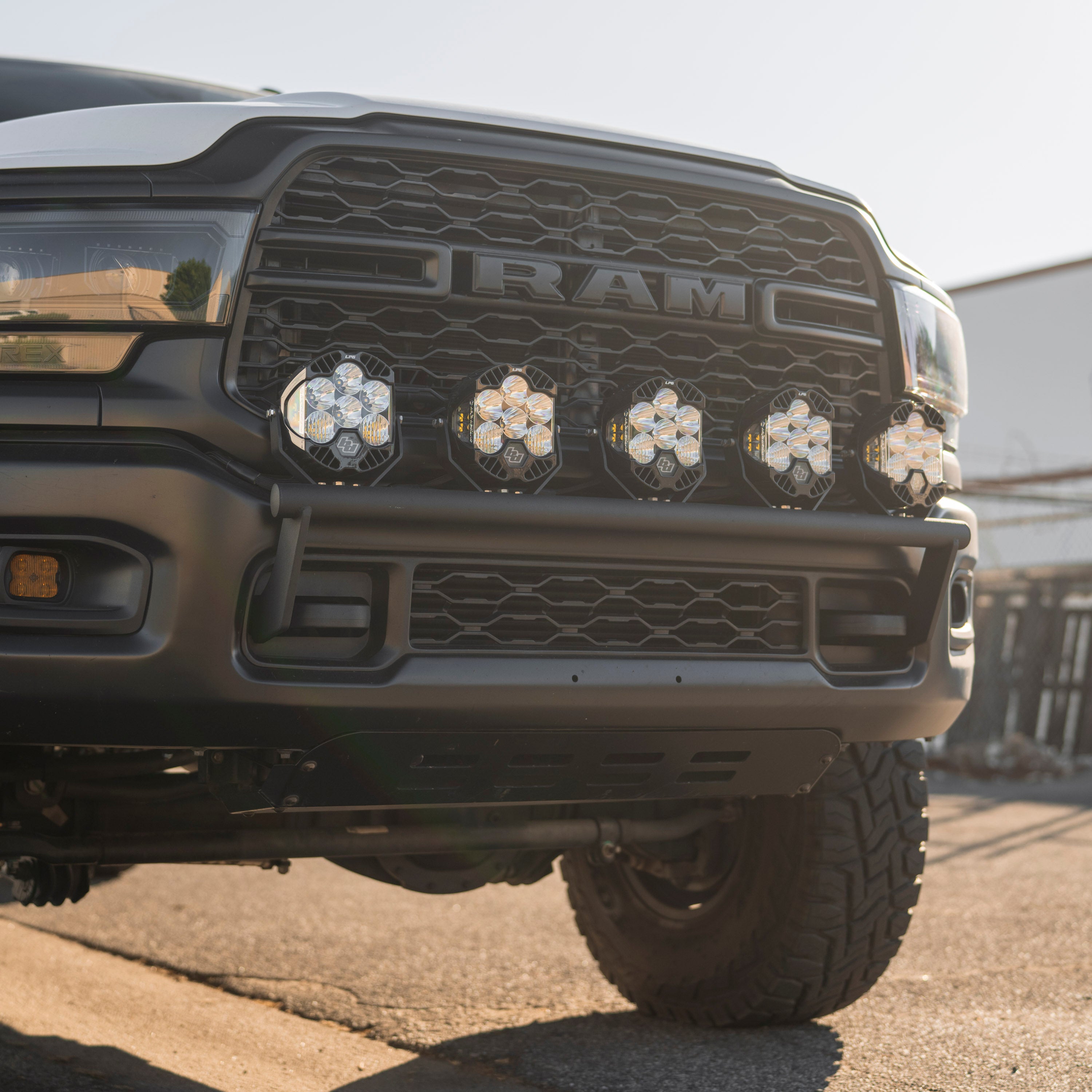 2019-2025 Ram 2500/3500 Nerf Style Light Bar Mount