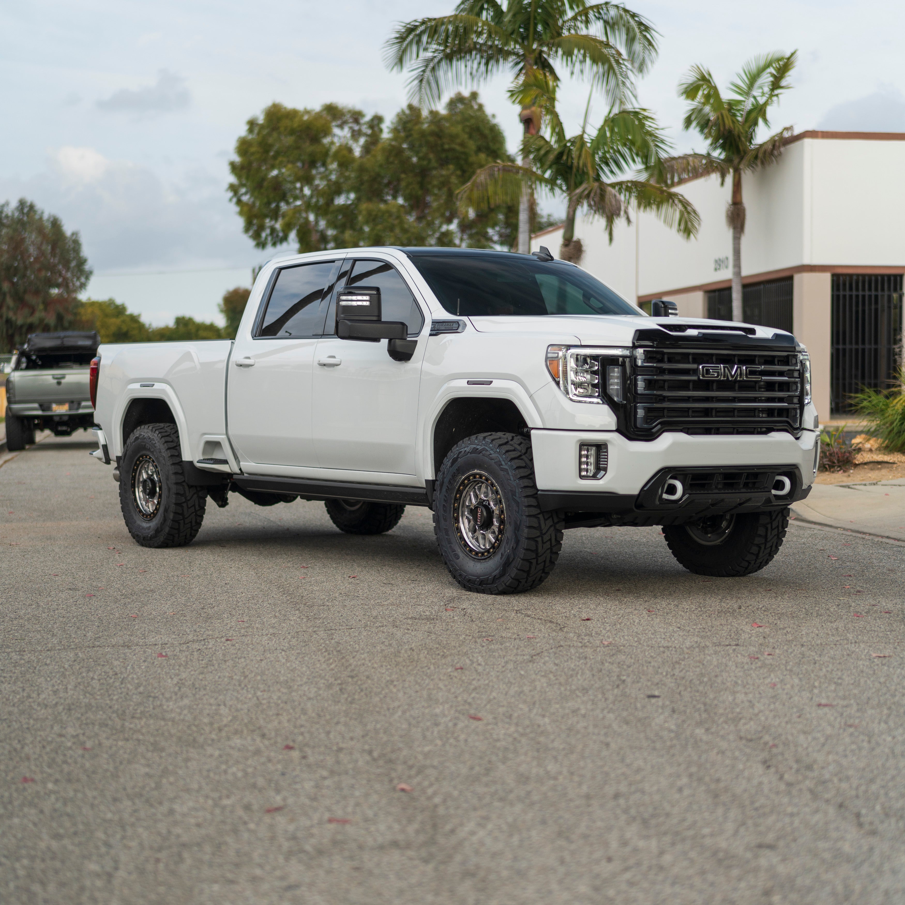 2020+ GMC/Chevy Cognito 3-Inch Elite Leveling Kit  With Fox 2.5 DSC Elite Reservoir Shocks