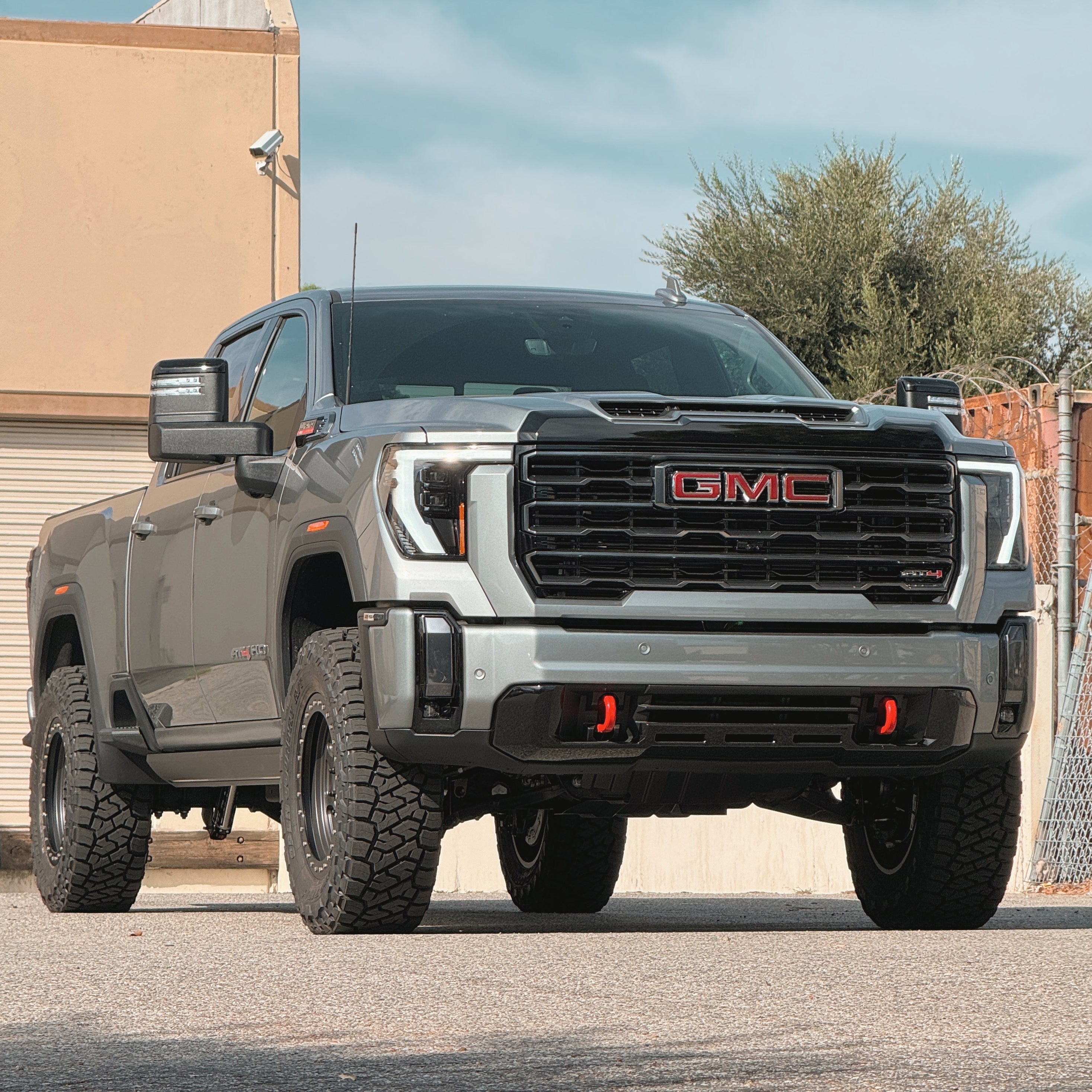 Cognito 3-Inch Elite Leveling Kit with King 2.5 Reservoir Shocks for 20-25 Silverado/Sierra 2500/3500 2WD/4WD