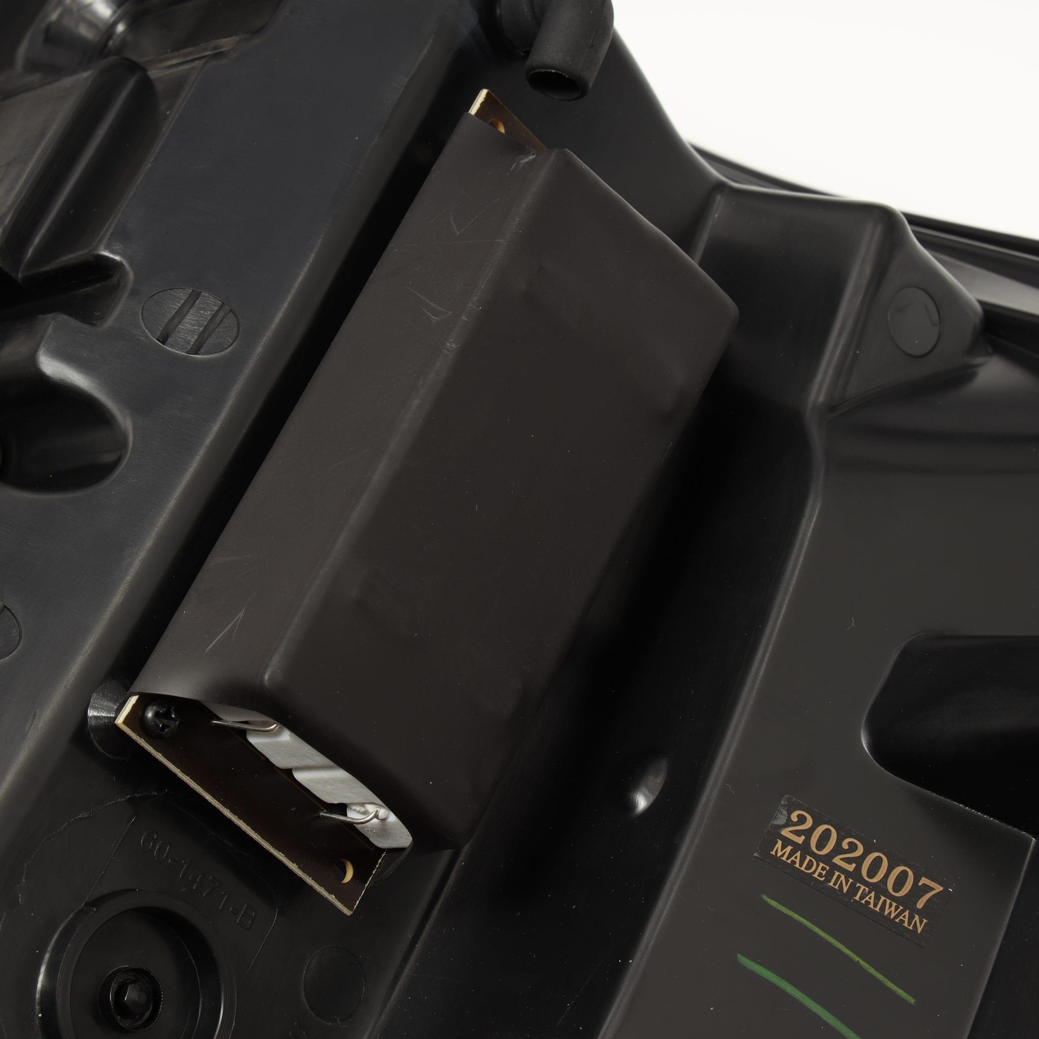 Alpha Rex 14-18 Chevrolet Silverado 1500 / 15-19 Silverado 2500HD/3500HD / 15-19 GMC Sierra 3500HD Dually PRO-Series LED Tail Lights Jet Black (ETA mid of Aug)