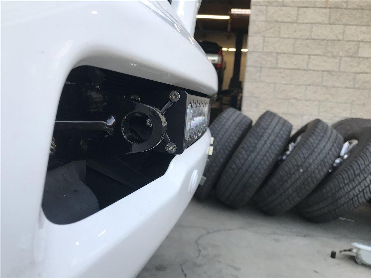 CJC Built 3rd/4th Gen Ram Flush Mount Baja Designs 30" OnX6+ Light Bar/Bracket Kit