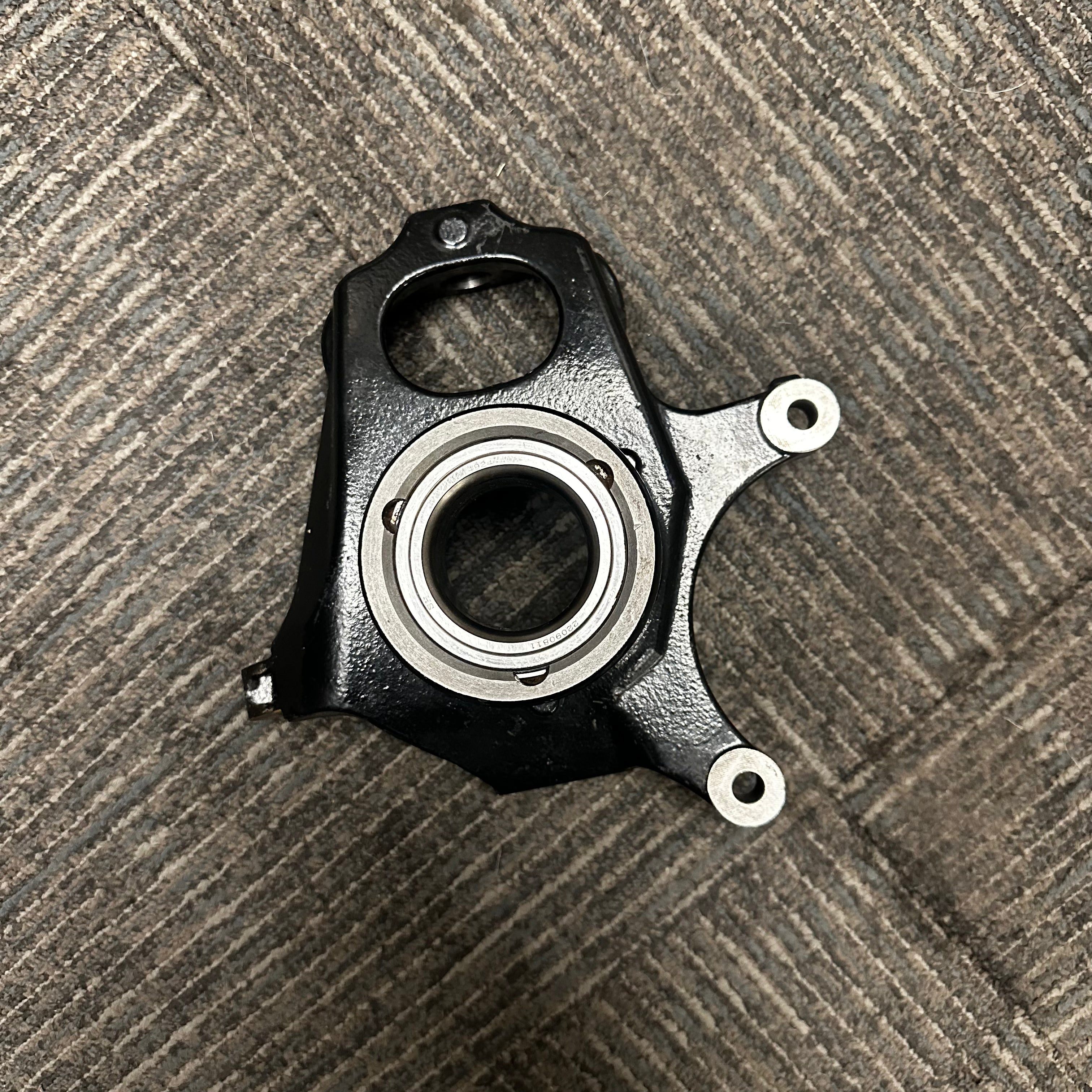 Polaris Ranger 1000 OEM Front Left Wheel Spindle Knuckle Carrier w/ Bearing