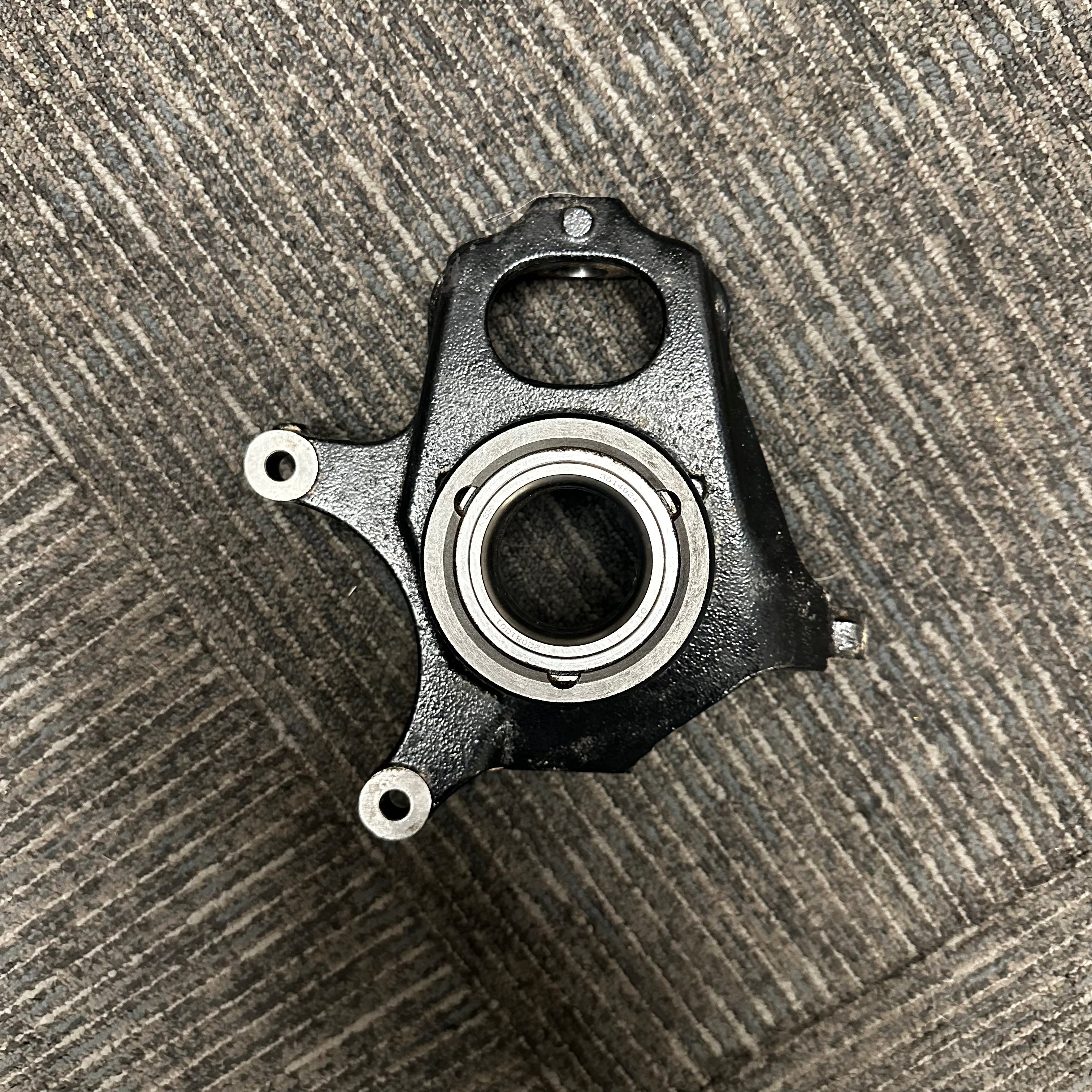 Polaris Ranger 1000 OEM Front Right Wheel Spindle Knuckle Carrier w/ Bearing