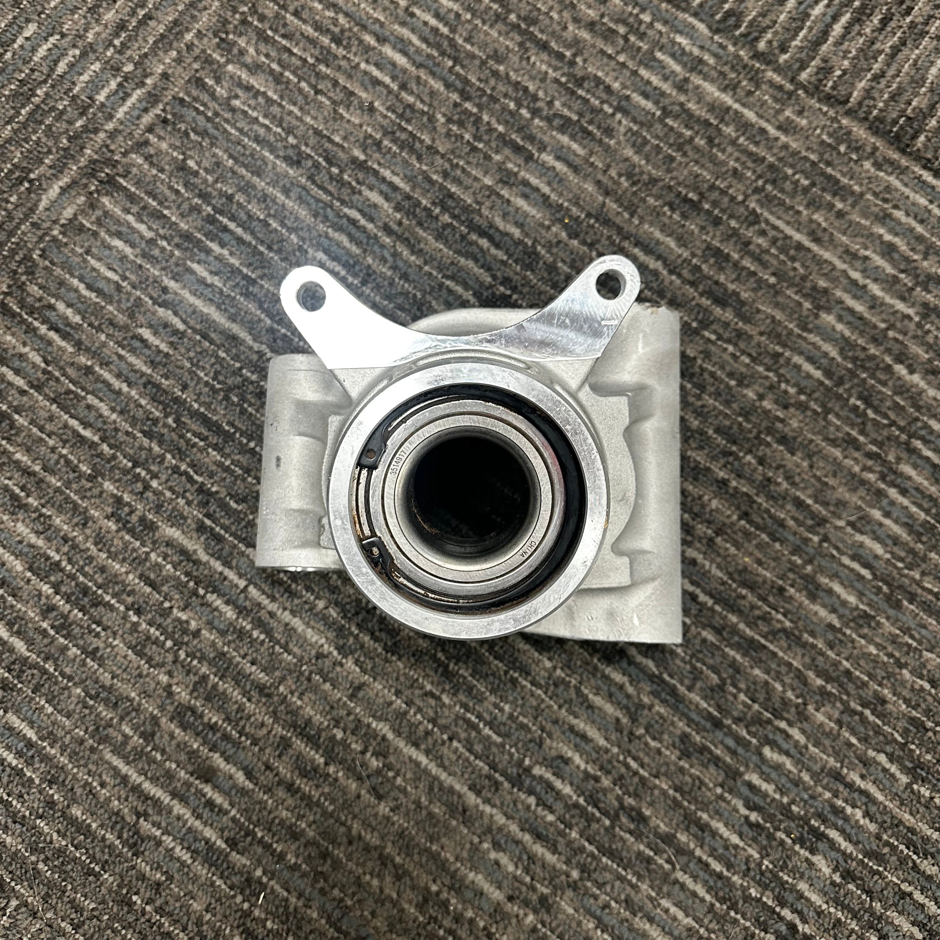 Polaris Ranger 1000 OEM Rear Left Wheel Spindle Knuckle Carrier w/ Bearing