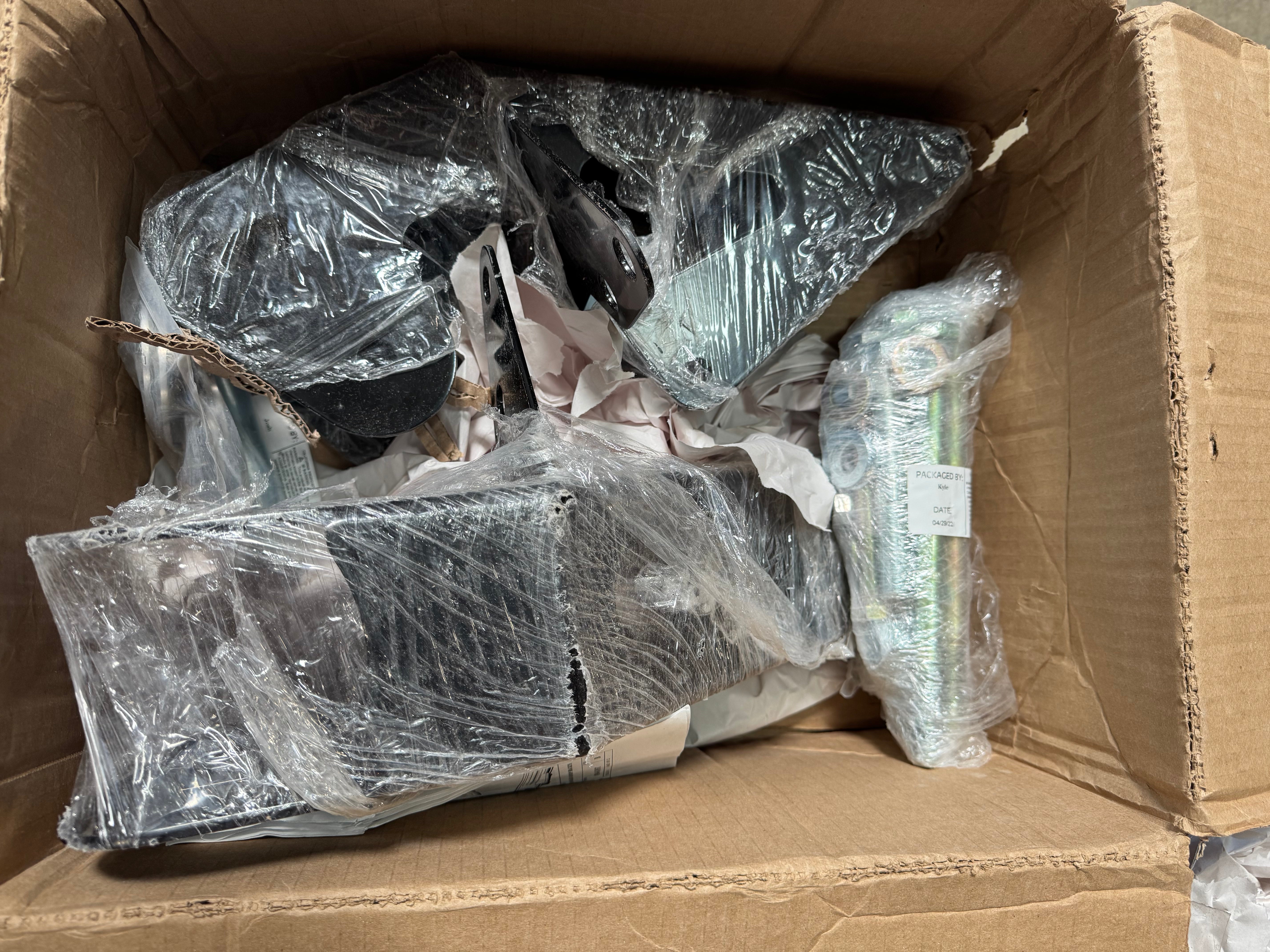 [Open Box] SYNERGY MANUFACTURING 2014+ RAM 2500/2013+3500 FRONT RADIUS ARM DROP BRACKETS