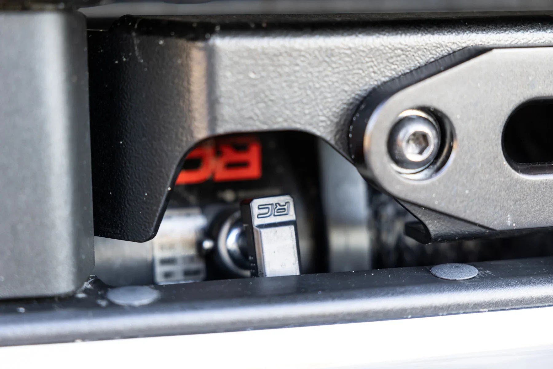 2020-2022 Ford F-250/F-350 Super Duty Rough Country Hidden Winch Mount