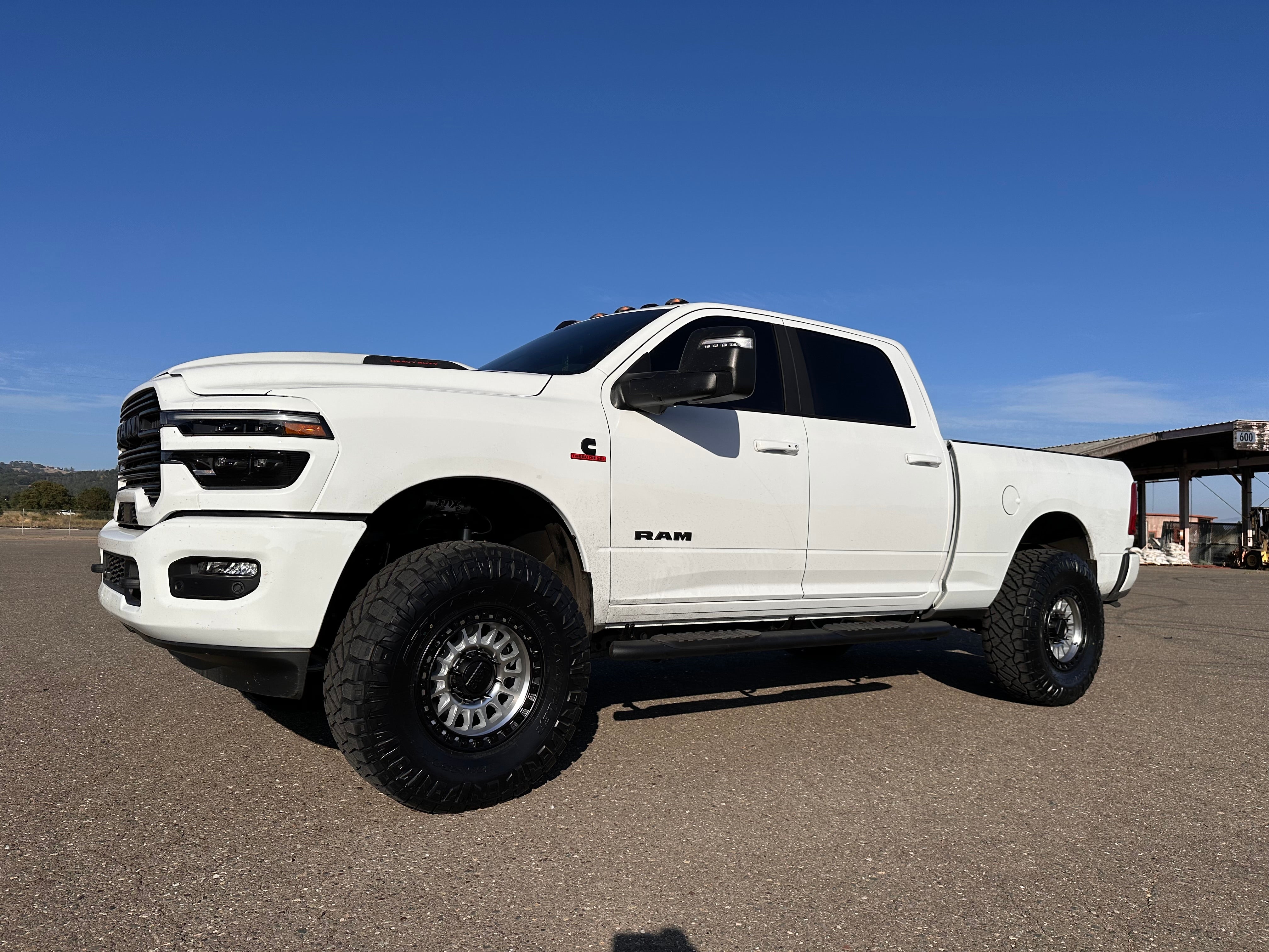 THUREN FOX 2.0 REMOTE RESERVOIR LEVELING KIT RAM 2500 (2014-Current)